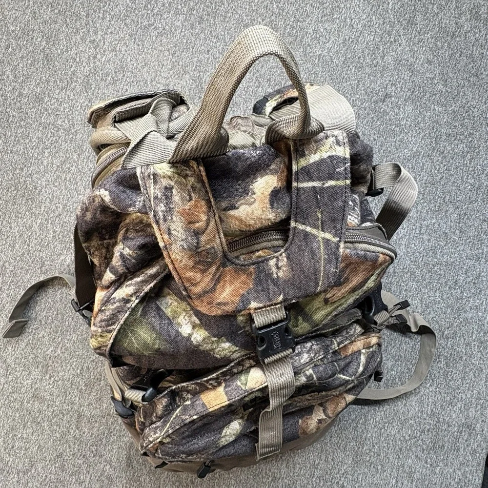 CamelBak The Commander Hunting Backpack Realtree Camo Large Hydration Pack 45L
